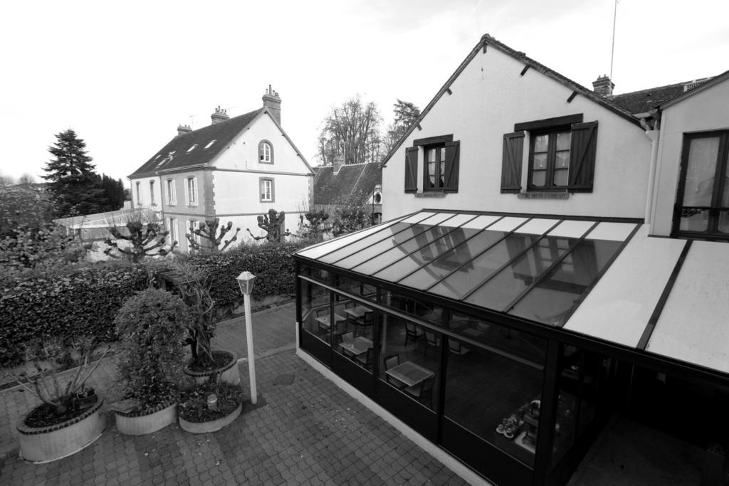Hotel Auberge La Pomme de Pin Senonches Zimmer foto